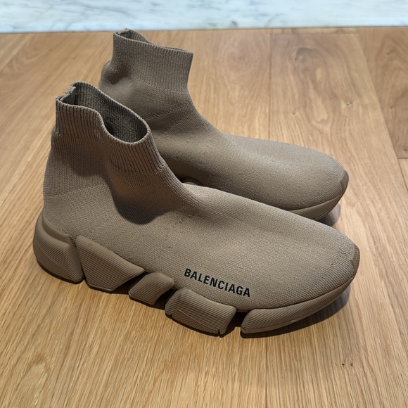 WOMEN'S SPEED 2.0 RECYCLED KNIT SNEAKER IN BEIGE - Picture 2 of 6